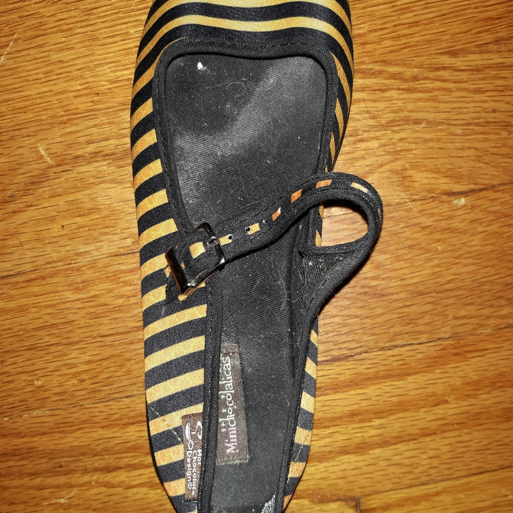 Shoes - Picture 5 of 7